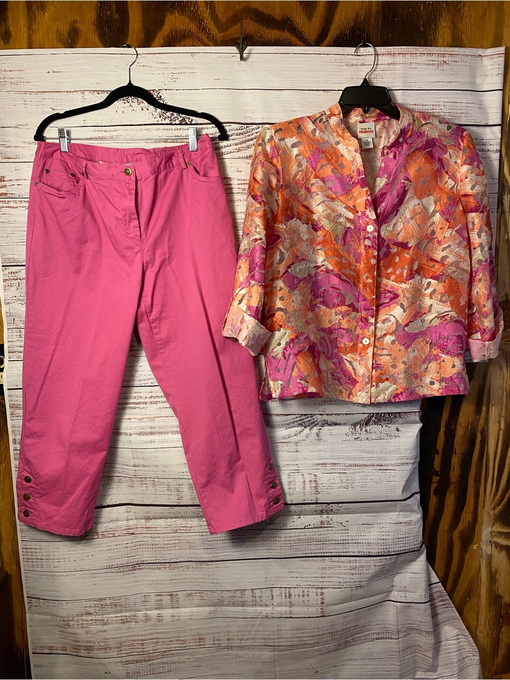 2 Pcs. Set Ruby Rd. Bright Pink Cropped Pants with Semi Sheer Floral Top Sz-12